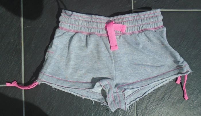 Joli short fille 8-10 ans