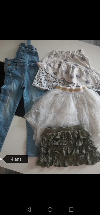 Lot jupe et salopette