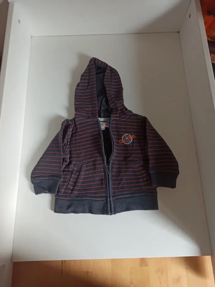 Veste 6 mois - photo numéro 2