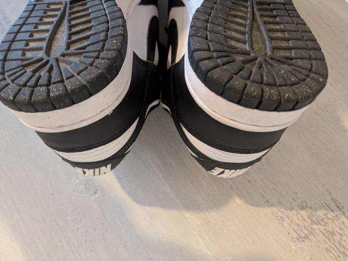👟 Nike Dunk Low - Taille 37.5 - Noir et blanche - Etat neuf - photo numéro 9