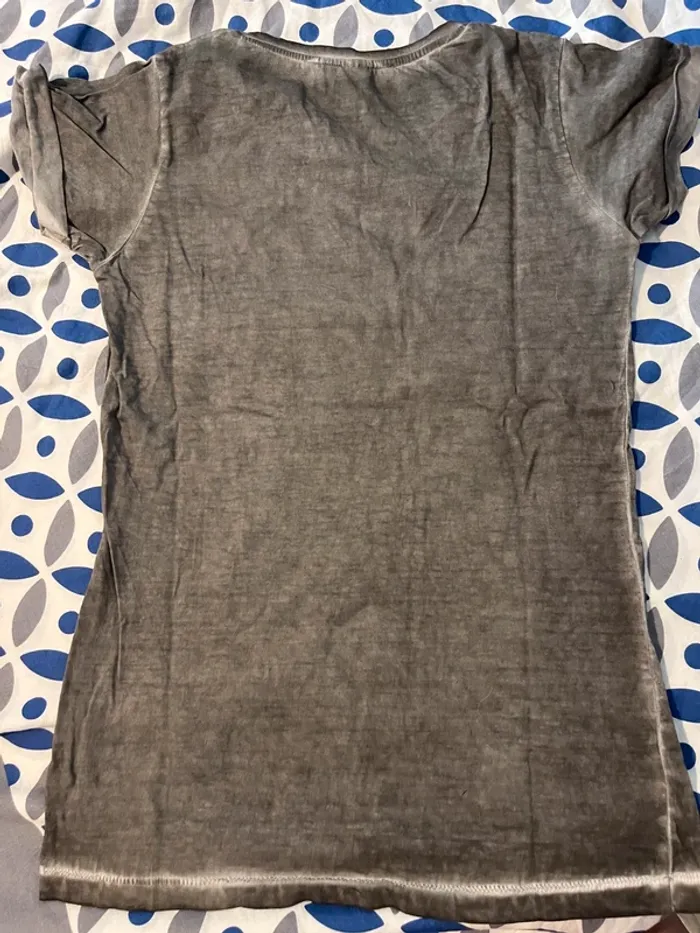 Teeshirt neuf taille S - photo numéro 4