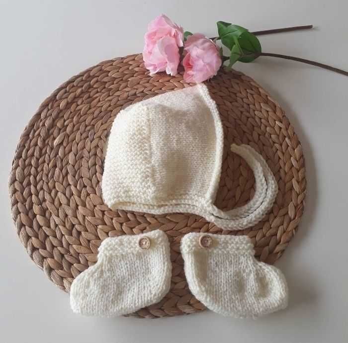 Layette bonnet béguin et petits chaussons pour bébé naissance garçon ou fille tricotés à la main
