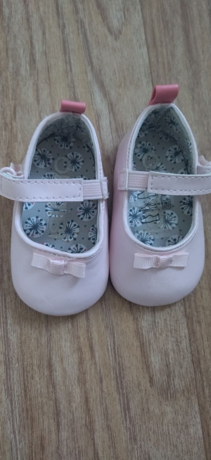 Chaussures bébé obaibi neuves naissance