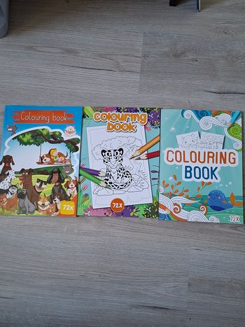 Lot de 3 livres de coloriage neuf