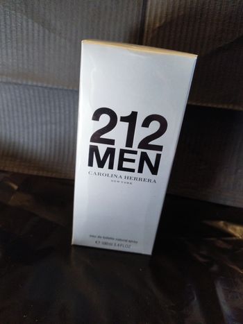 CAROLINA HERRERA - 212 MEN (Eau de Toilette)