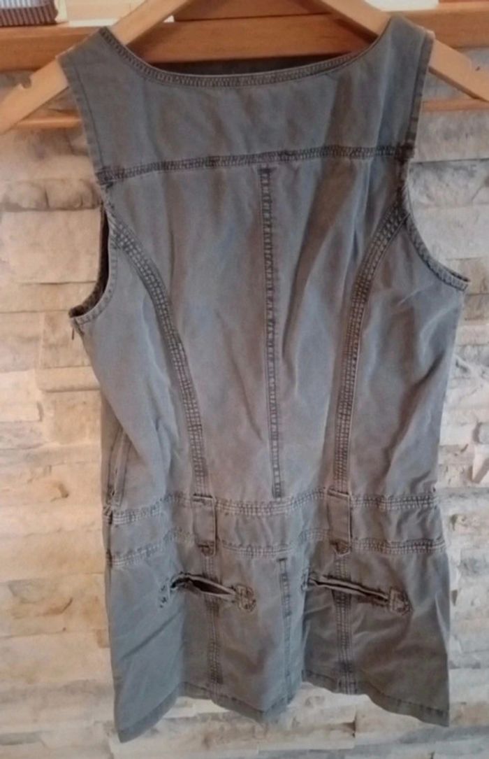 Robe en coton épais taille M de couleur gris très bon état - photo numéro 2