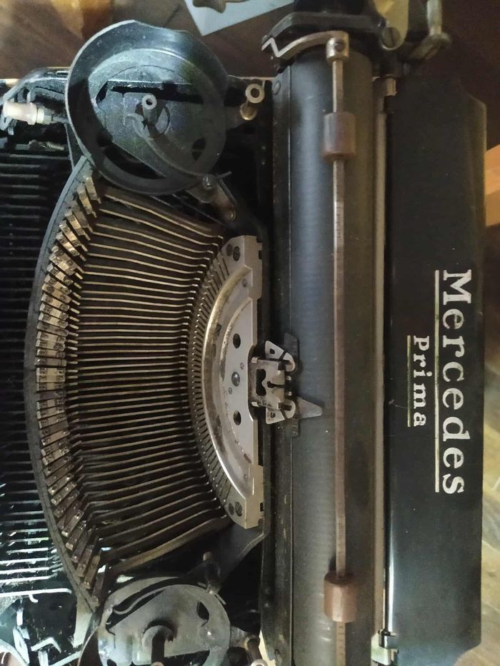 Une belle, rare, ancienne machine à écrire Mercedes Prima - photo numéro 2