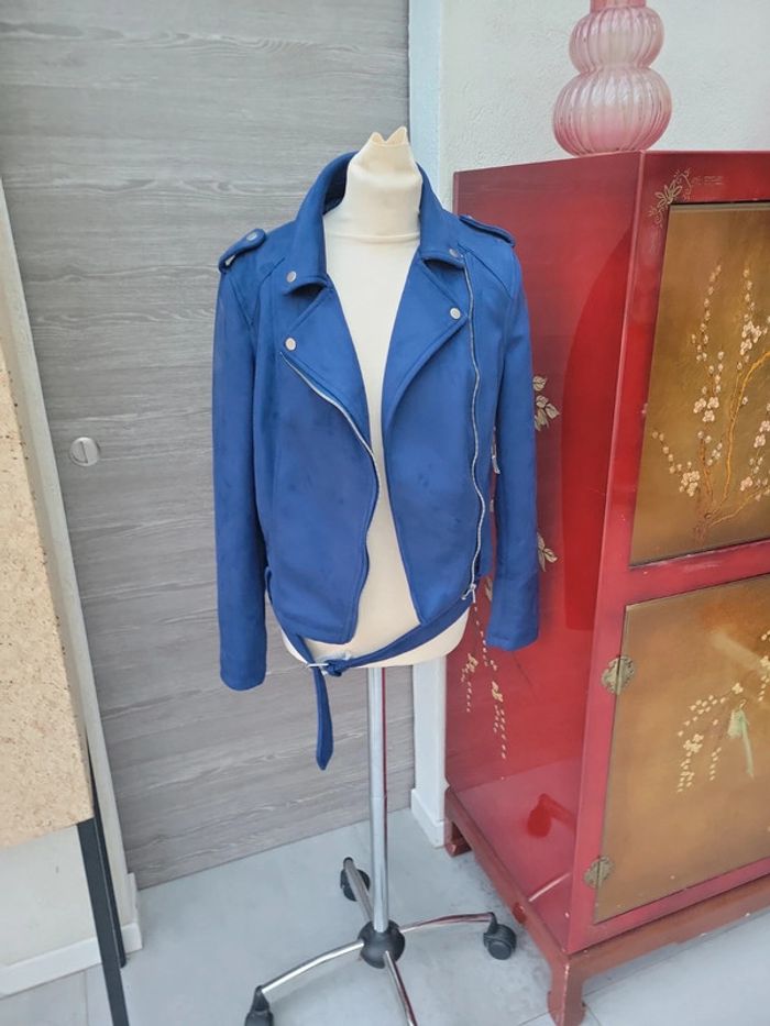 Veste neuve bleu marine toucher velours avec ceinture taille M