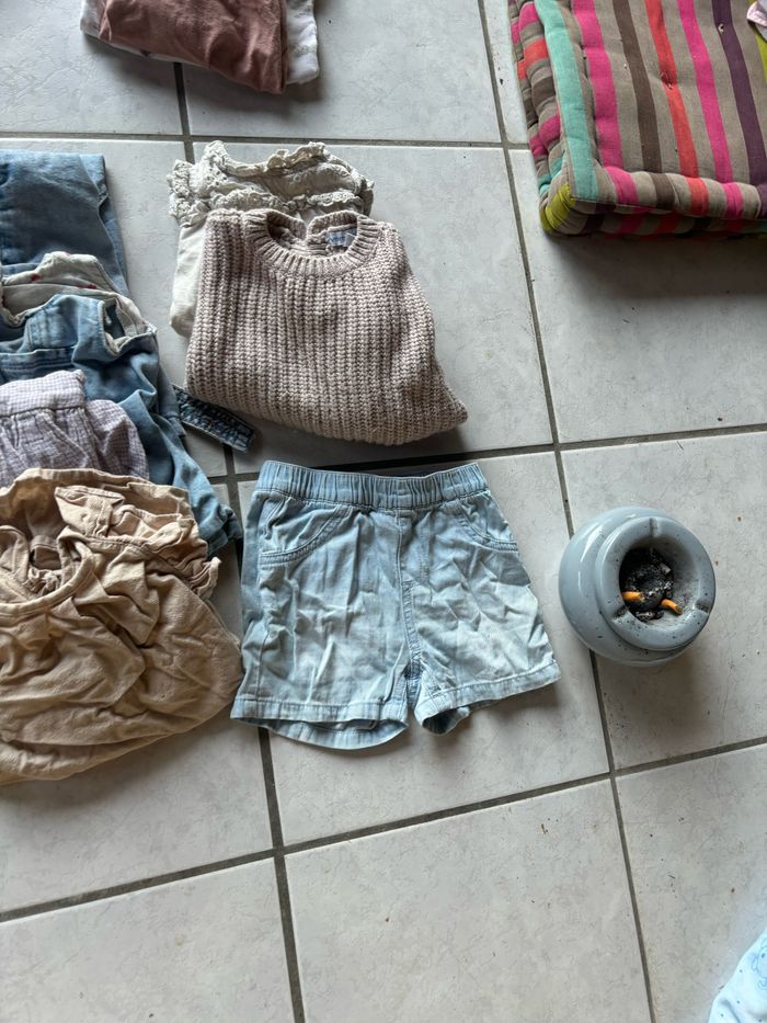 Lot de vêtement taille environ 9 18mois mixé de taille - photo numéro 2