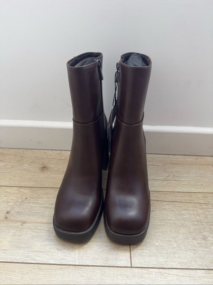 Bottines à talons bloc marron bordeaux Bershka - photo numéro 6