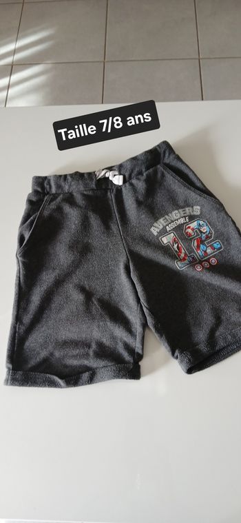 Short garçon Taille 7/8 ans marque Marvel 