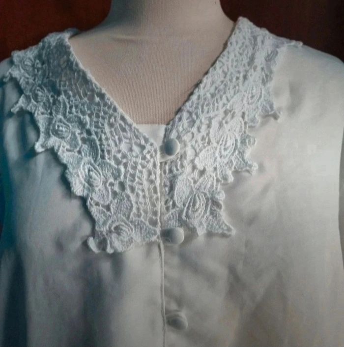 Chemise blanc cassé a dentelle femme - photo numéro 2