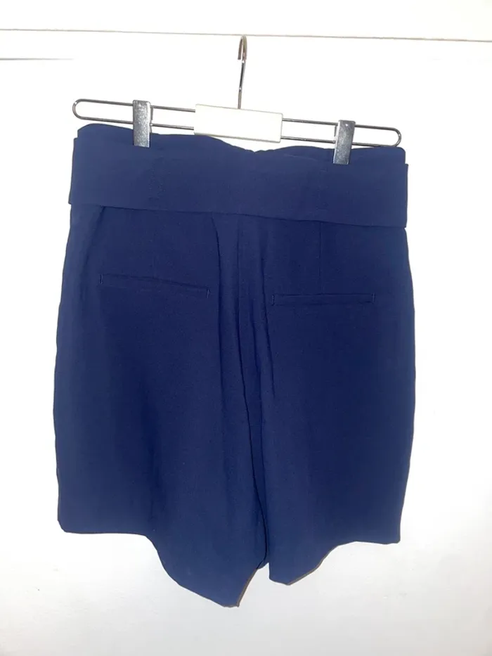 Short marine H&M 38 - photo numéro 3