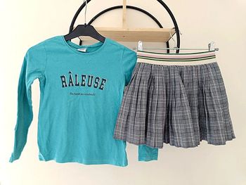 8 ans ensemble teeshirt tape a l'oeil et jupe palomino