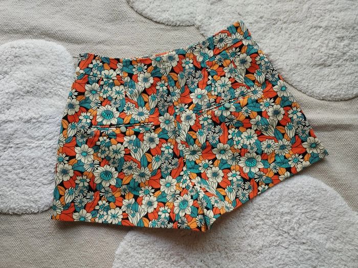 Magnifique short fleurs Zara - photo numéro 2