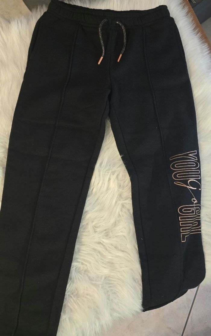 (Neufs non portés) 🏷🩷🥰🩷 suoerbe ensemble  sweat et pantalon molleton 10 ans fille 🩷🥰😍 - photo numéro 6