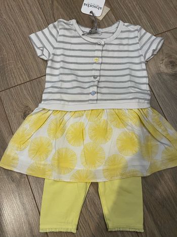 Robe absorba et legging 6 mois, neuve