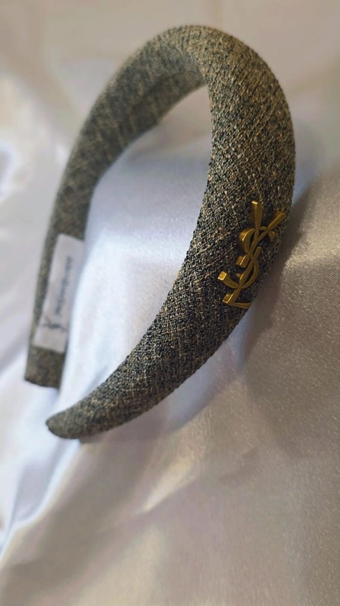 un accessoire de tête élégant et intemporel qui apporte une touche couture à n'importe quelle tenue. - photo numéro 4