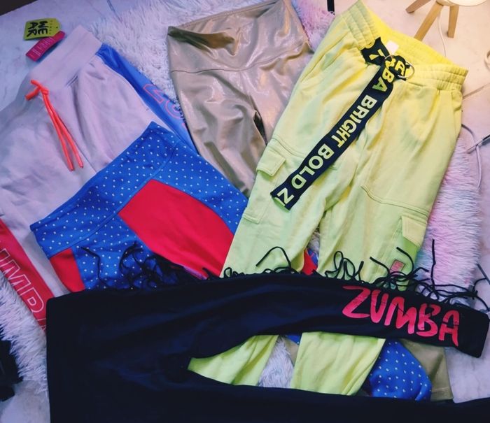 Lot 4 pantalons leggings zumba S mode sport - photo numéro 2