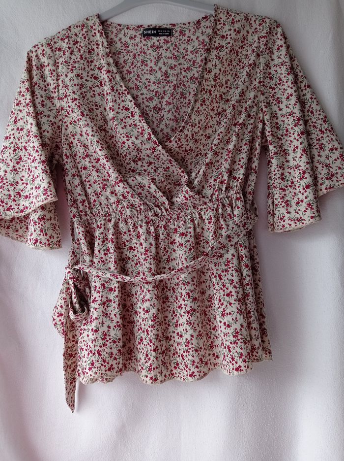 BLOUSE Beige Fleuri. - photo numéro 3