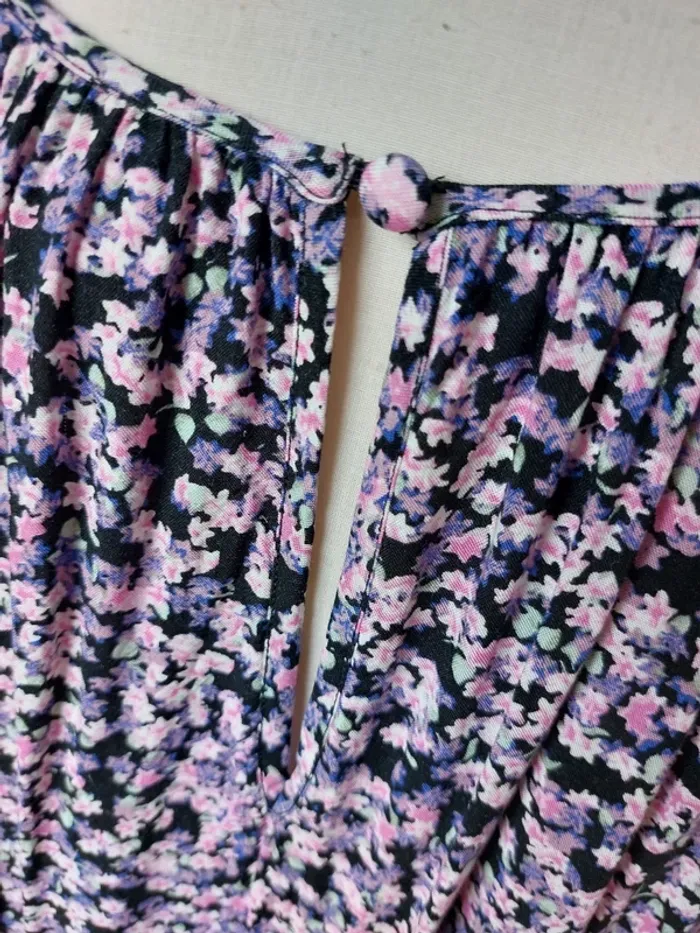 Très jolie robe légère fleurie - photo numéro 7