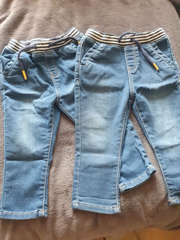 2 pantalons obaibi 18 mois
