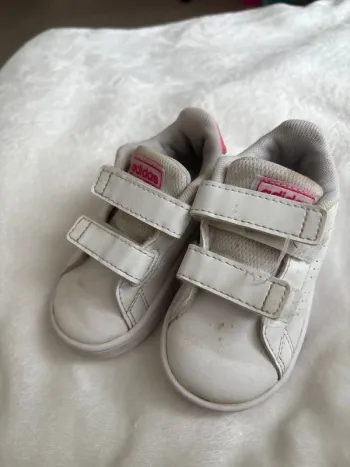 Adidas bébé fille taille 20