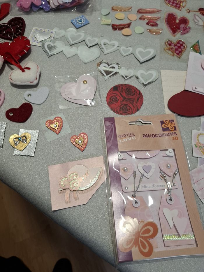 Gros lot de décorations diverses coeurs, mariage, amour pour scrapbooking/loisirs créatifs - photo numéro 6