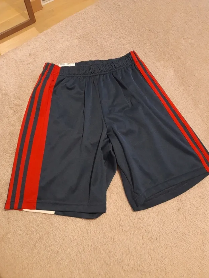 Short taille S Adidas