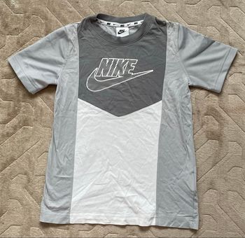 T-shirt Nike