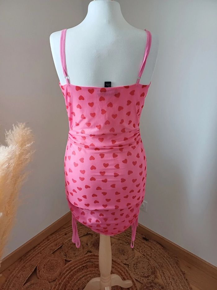 Robe courte rose avec cœurs SBetro taille XS 34 - photo numéro 7