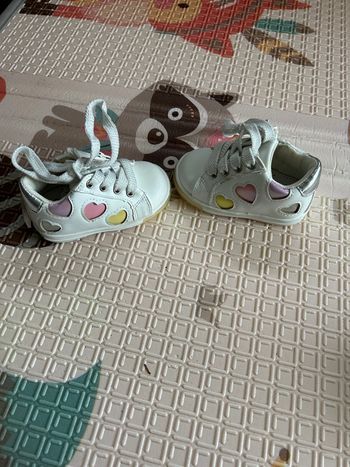 Chaussures fille 19 neuves
