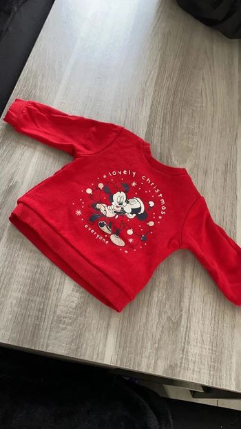 Pull / sweat de noël Disney baby 3 mois