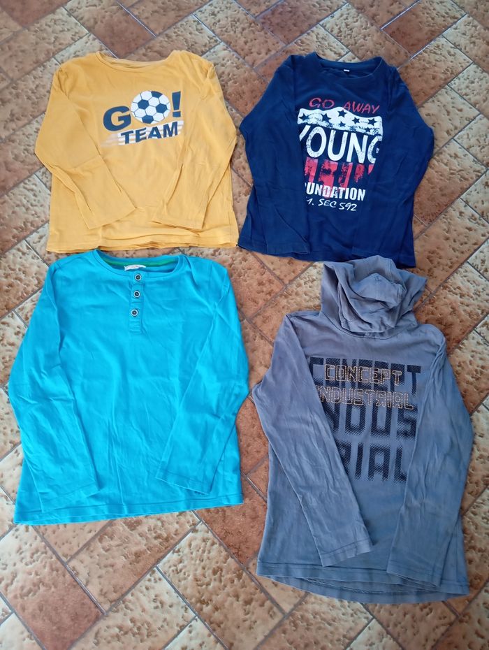 Lot de 4 tee shirt manche longue 8 ans