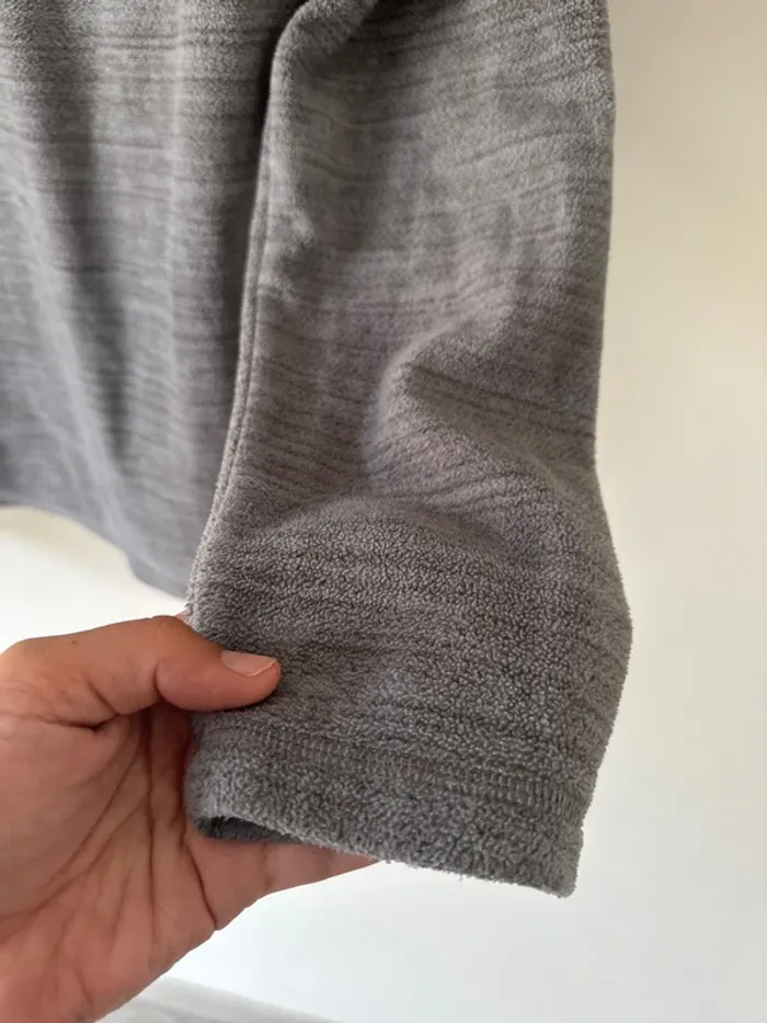 👕 pull chaud gris Homme quechua - taille M - bon état - photo numéro 8