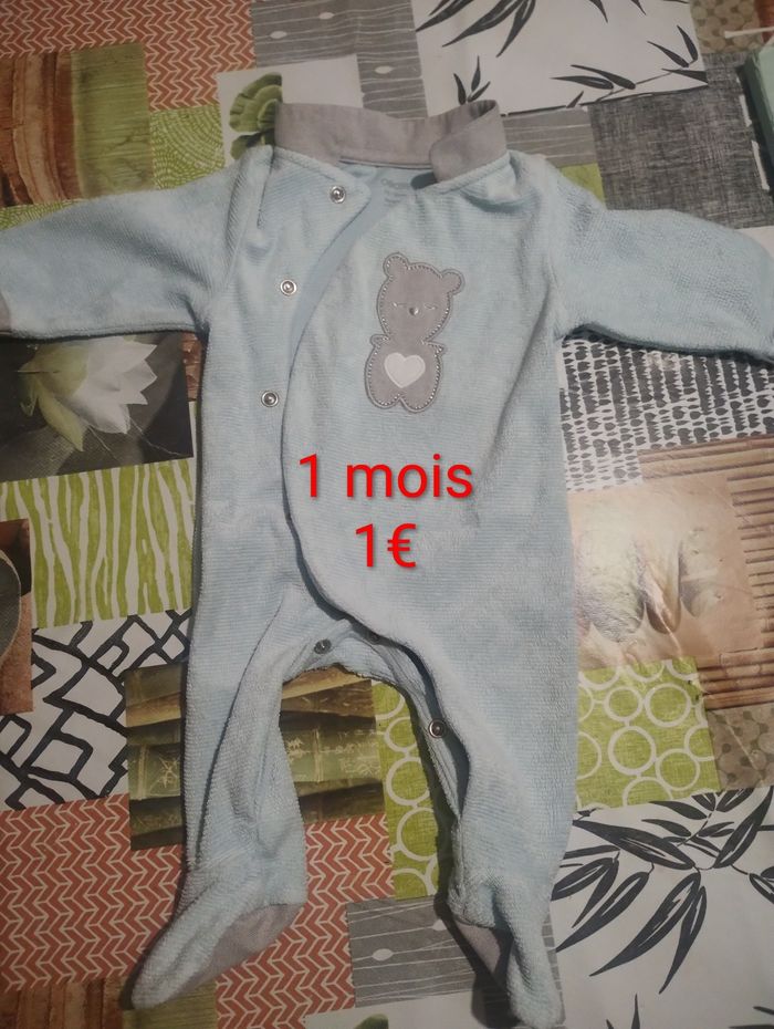 Pyjama 1 mois - photo numéro 2