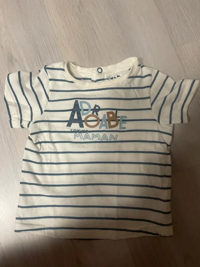 T-shirt tape à l’œil