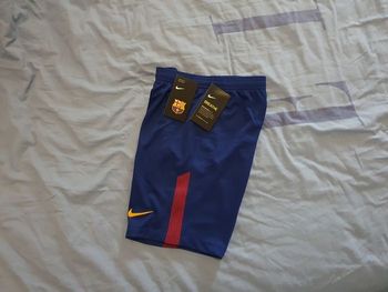 Nike short fc Barcelone taille XS 6-8 ans 122-128