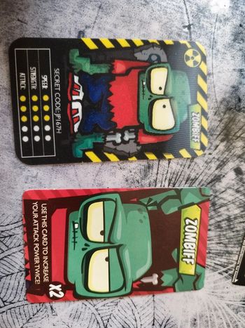 Lot de deux cartes zombies infections