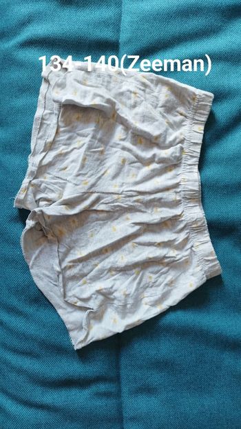 Short fille taille 134-140