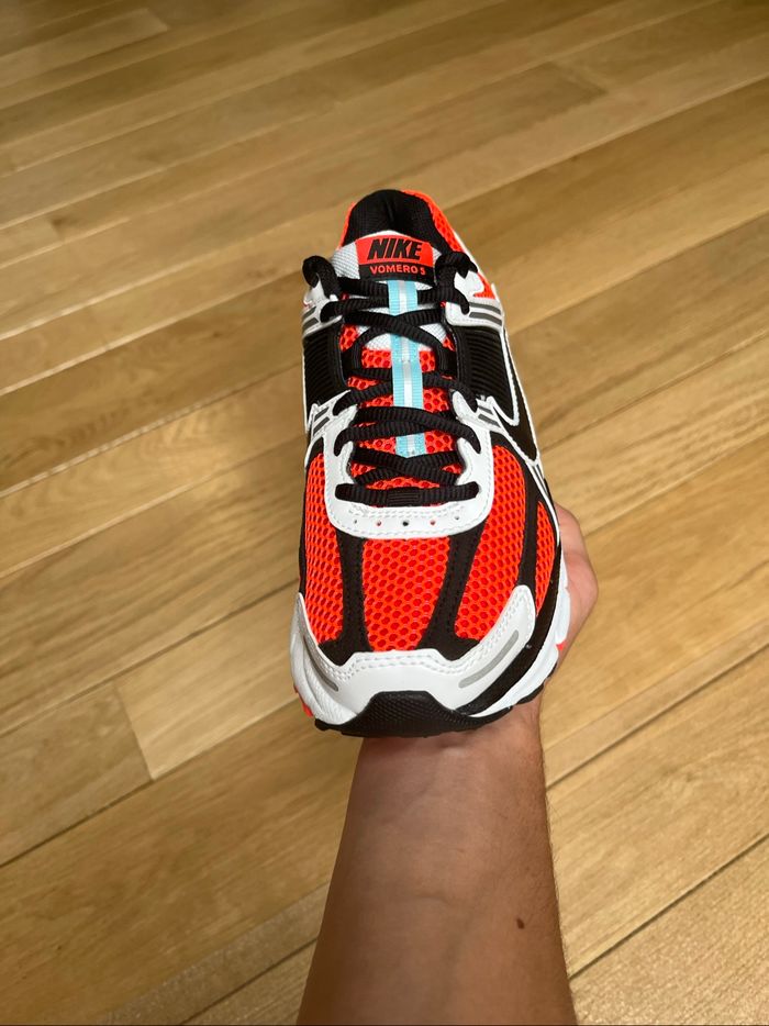 Nike Zoom Vomero 5 Bright Crimson - photo numéro 2
