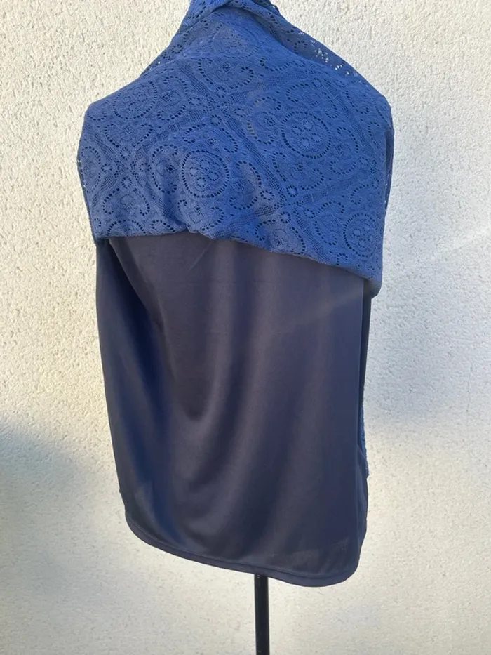 Haut dentelle bleu - photo numéro 5