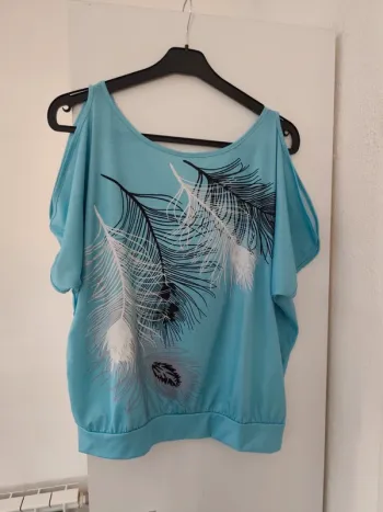 Tee shirt épaules ouverte