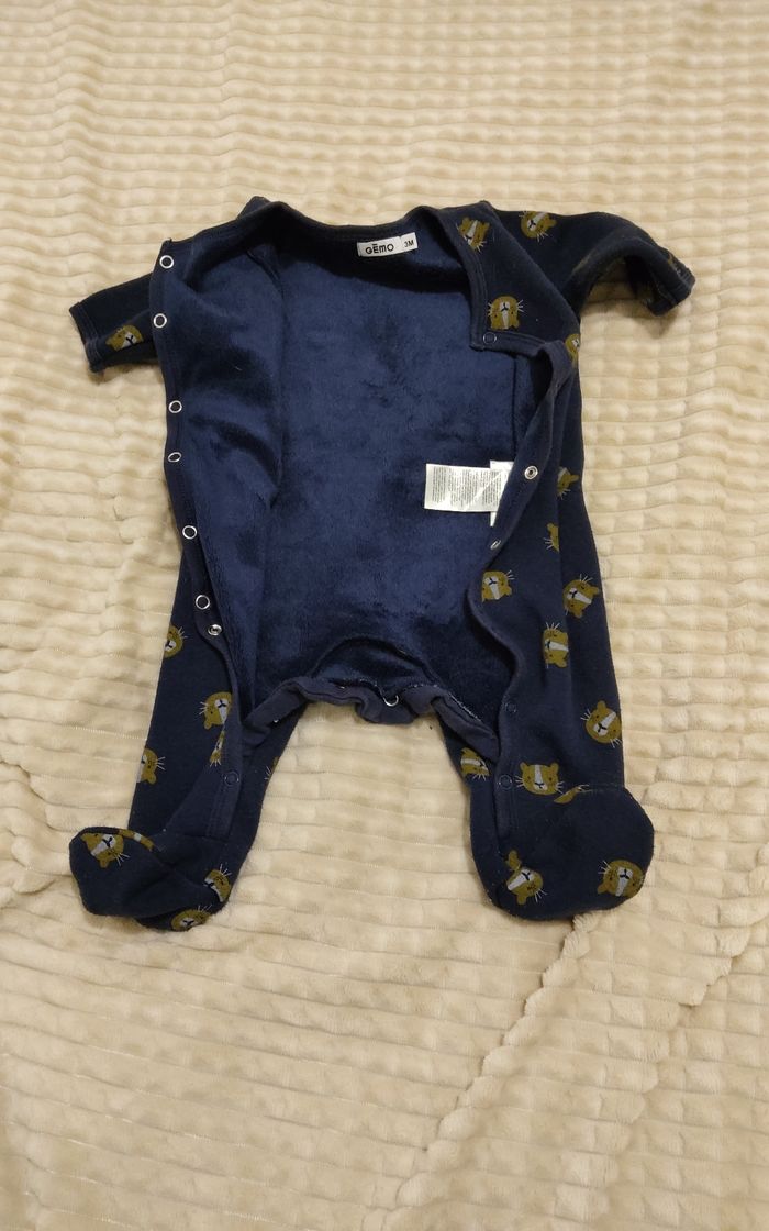 Sur pyjama bleu marine - photo numéro 2