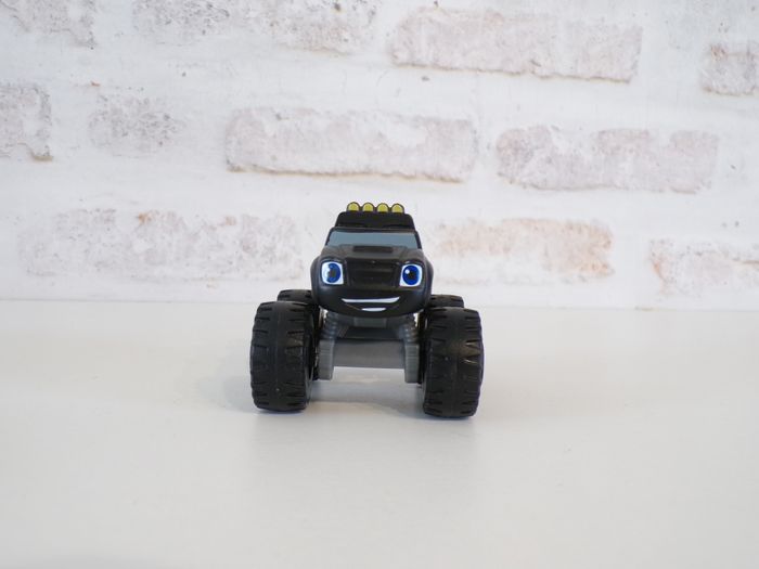 Monster Trucks - Blaze - Les monstres Machines (J5) - photo numéro 4