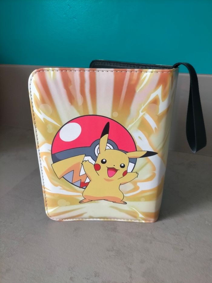 Classeur pour 400 cartes Pokémon - photo numéro 2