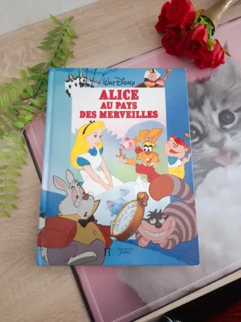 Livre Disney / Alice au pays des merveilles