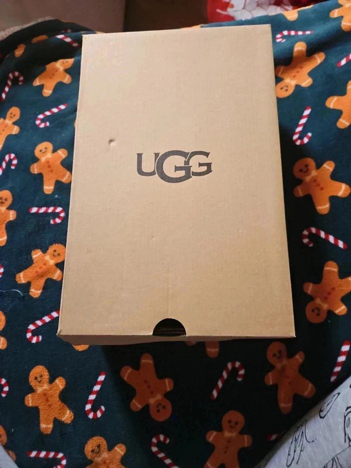 Ugg tazz w chesnut Taille 37 neuve - photo numéro 2