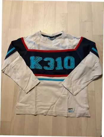 T-shirt NKY manches longues 6 ans très bon état