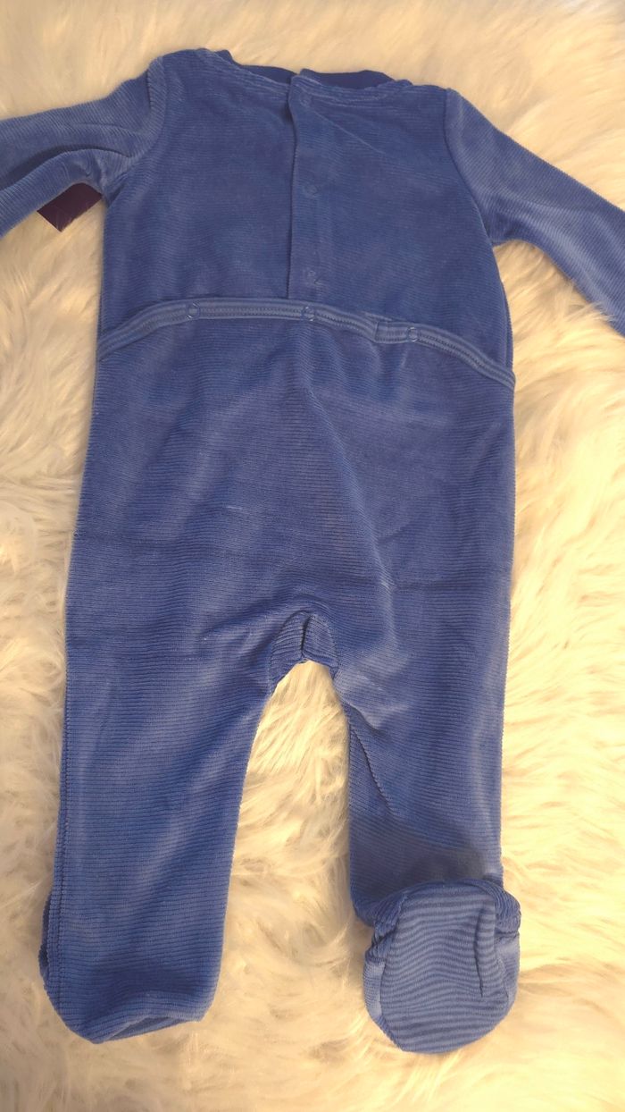 Neuf (non porté)🏷😍🤩💙 superbe pyjama chaud et rigolo 9 mois garçon 🤩😍💙 - photo numéro 2